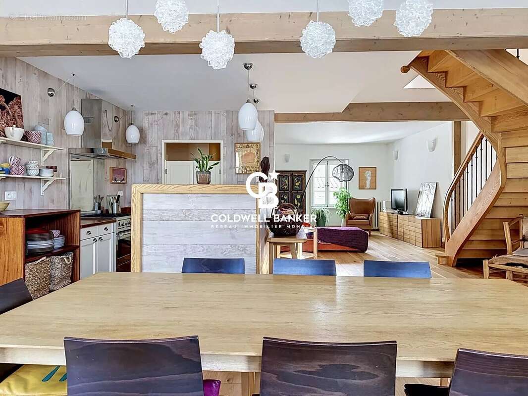 Appartement d'exception - proche du marché Rochelais - photo 3