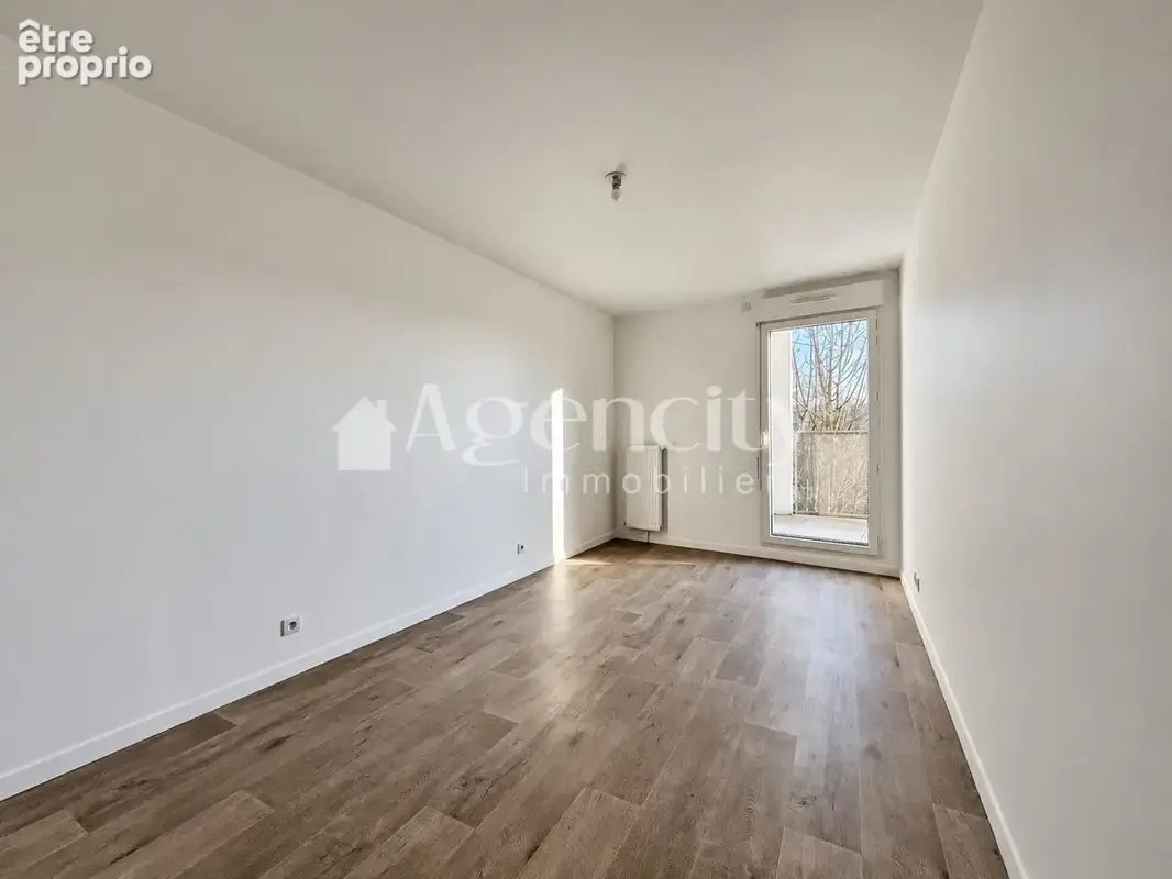 Appartement 4 pièces 86 m² à vendre à Bussy-Saint-Georges (77600) - photo 4