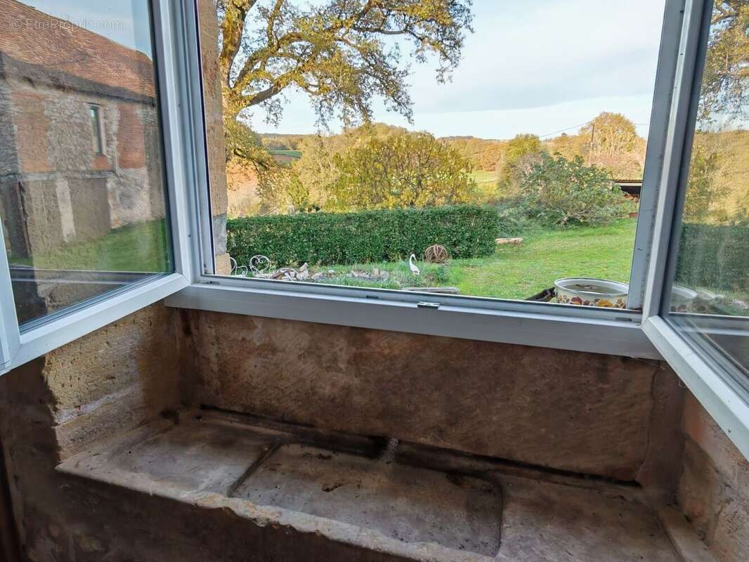 Evier salon - Maison à EXCIDEUIL