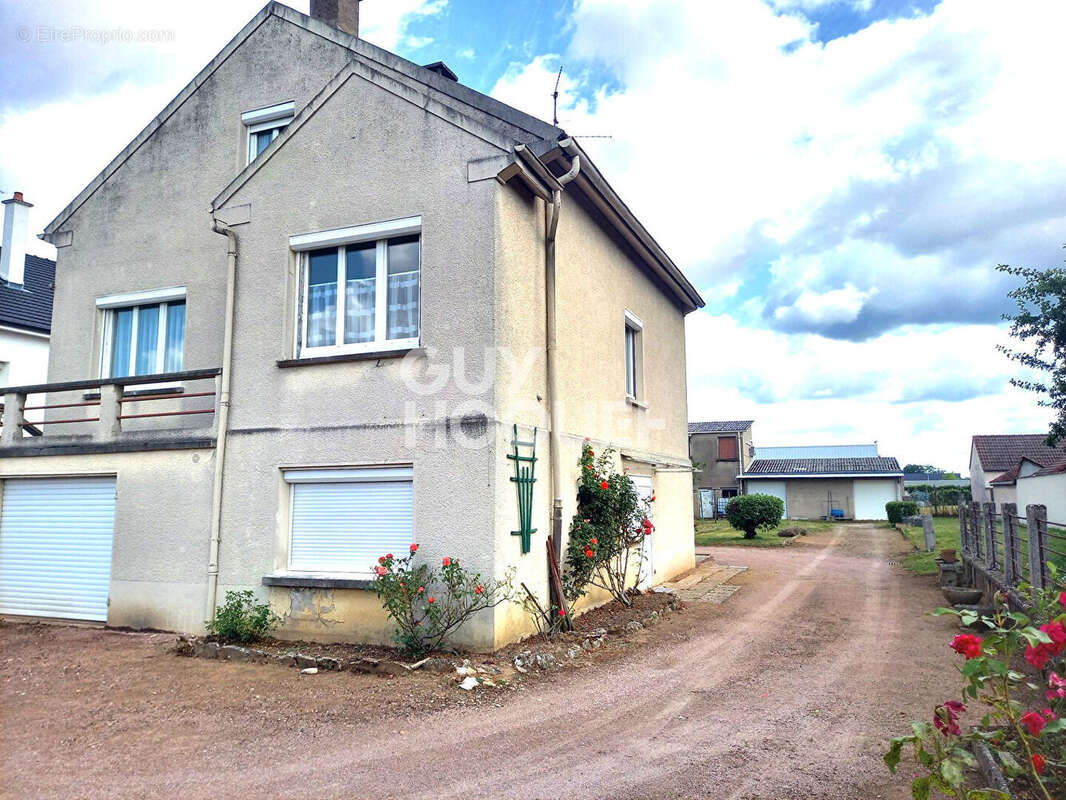 Maison Champforgeuil 9 pièce(s) 108 m2 - photo 2