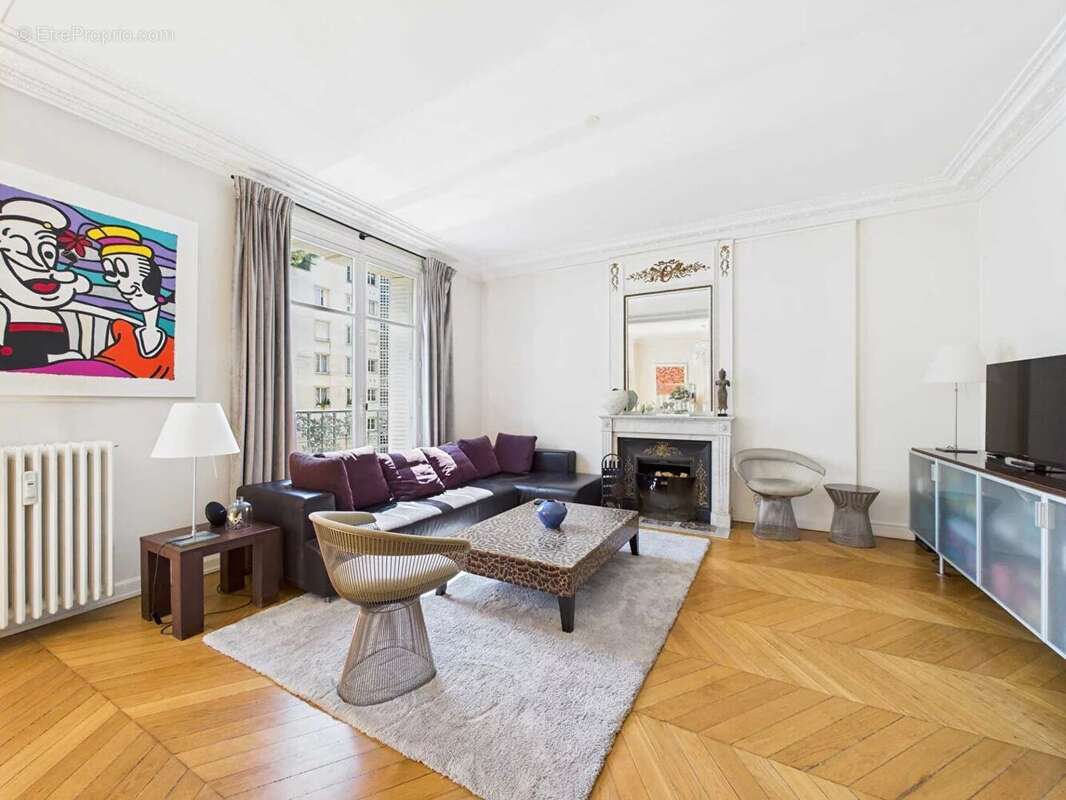 Appartement à PARIS-17E