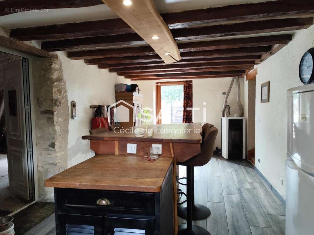 Maison 136 m² à Mezieres-En-Brenne  - photo 3