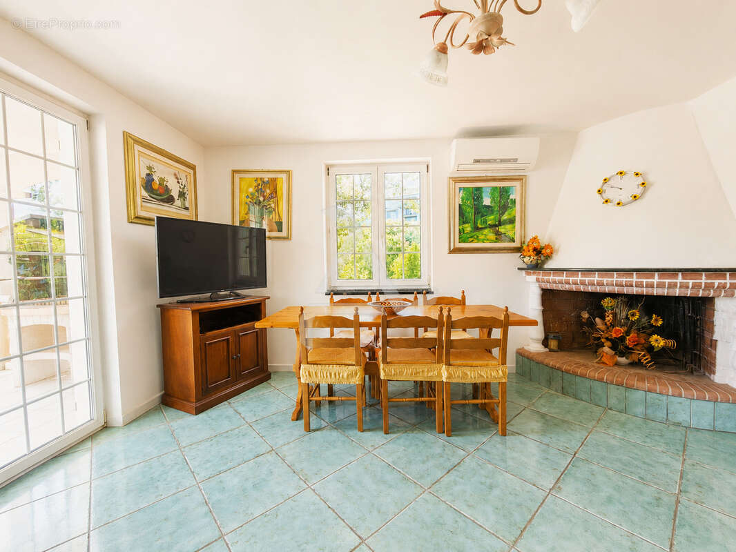 Villa méditéranéenne t8 comprenant 2 appartements située dans un secteur privilégié avec vue sur le golfe - photo 13