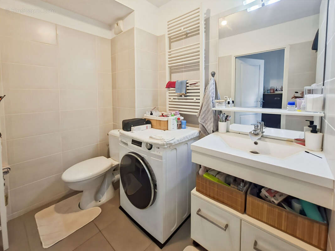 Appartement à CHATEAUNEUF-LES-MARTIGUES