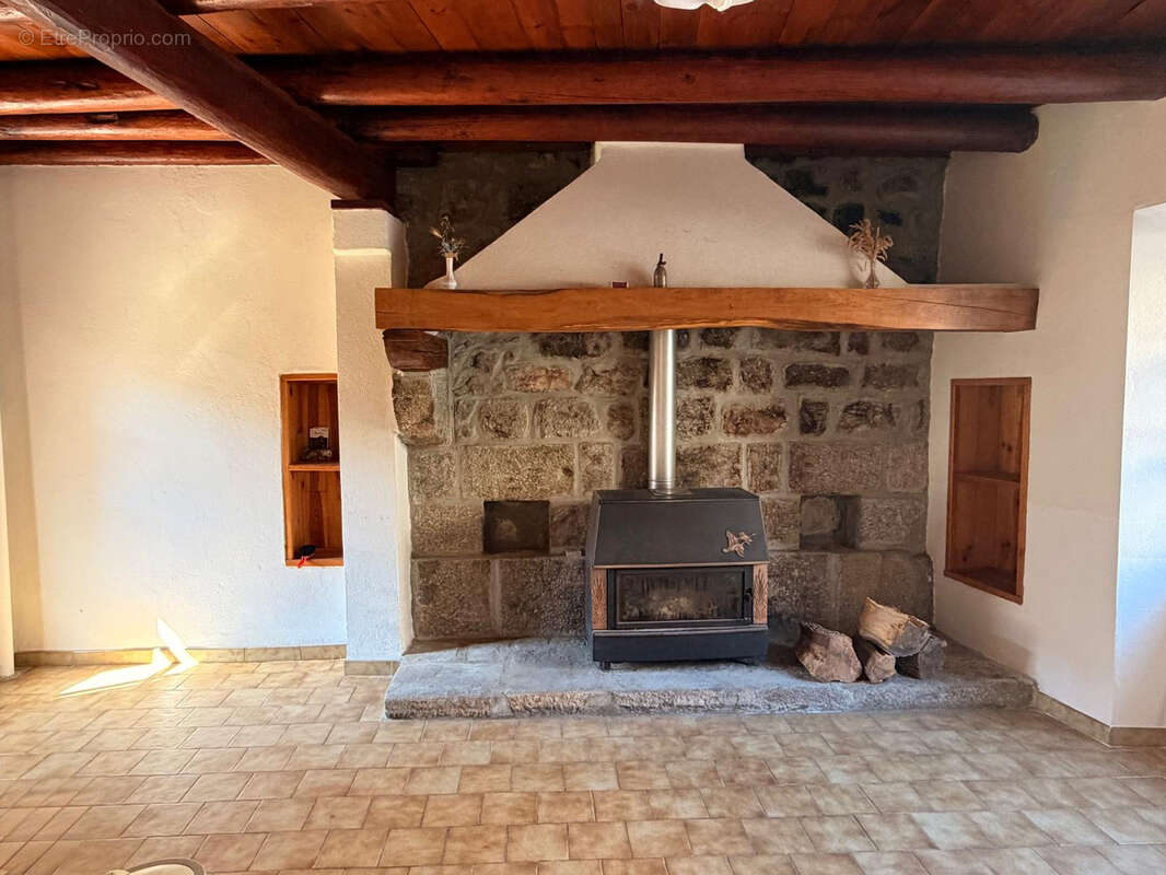 Jolie maison en pierres - photo 3