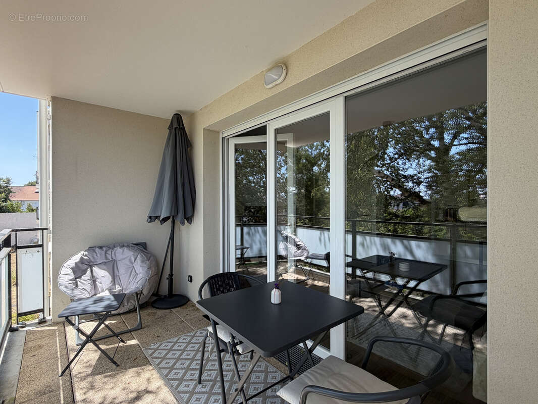 Poitiers, Appartement vendu loué, T3, 2 chambres, Loggia, place de parking privative. - photo 8