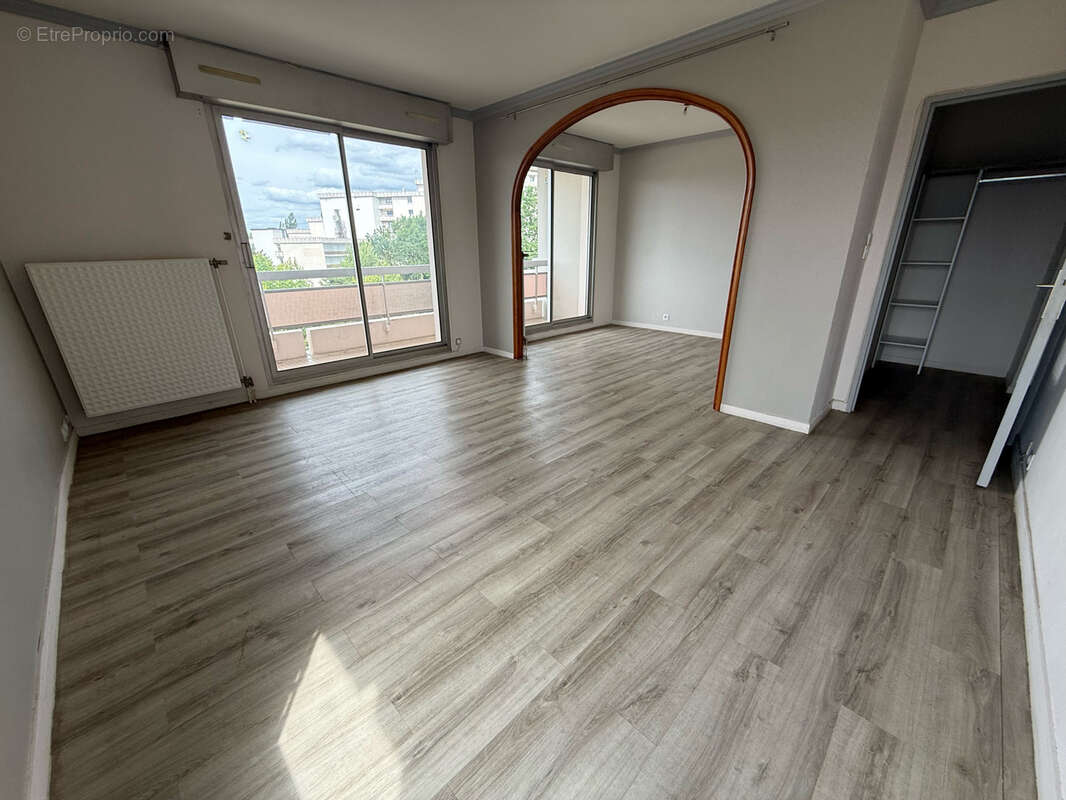 Appartement à BELLERIVE-SUR-ALLIER