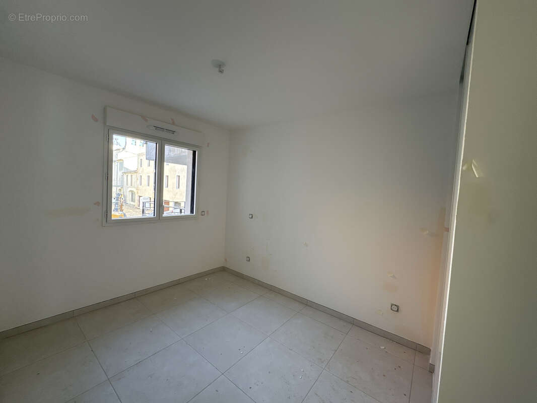 Appartement à VALERGUES