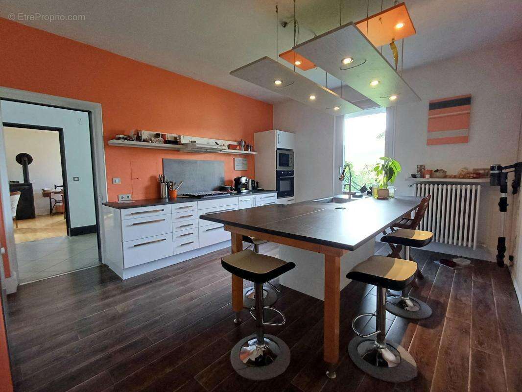 Maison à LES ECHELLES