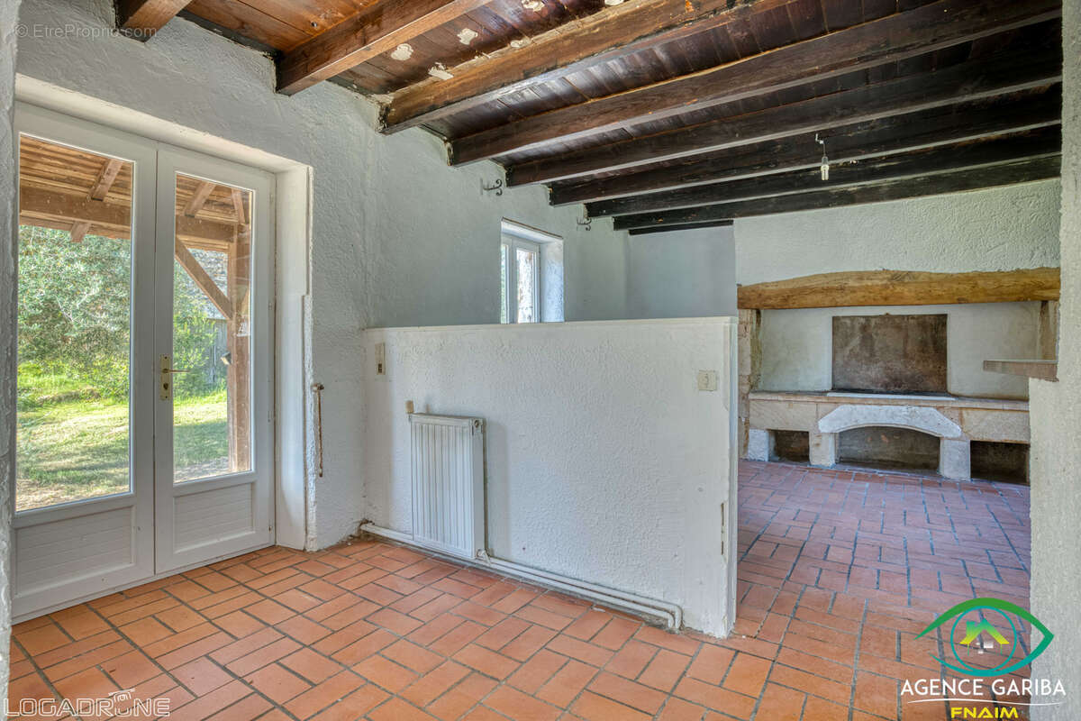 Maison à BLANQUEFORT-SUR-BRIOLANCE