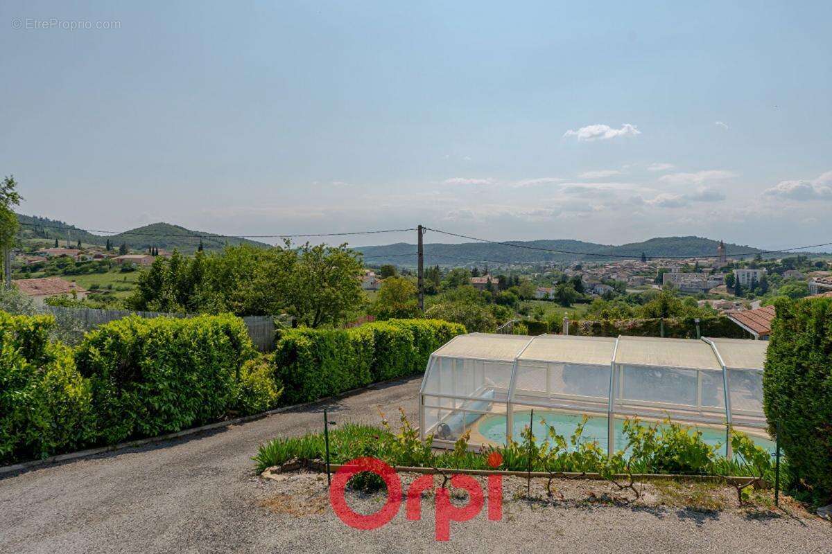 Maison à VILLENEUVE-DE-BERG