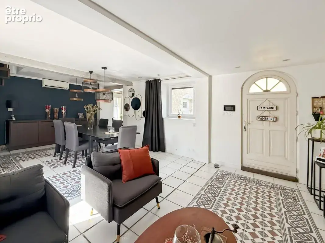  Coup de cœur assuré – Maison ancienne de charme entièrement rénovée avec prestations de haut standing - photo 3