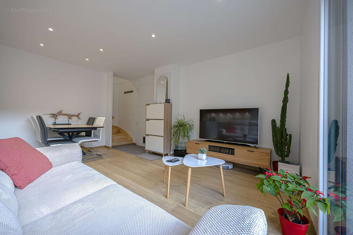 Appartement à DINGY-SAINT-CLAIR