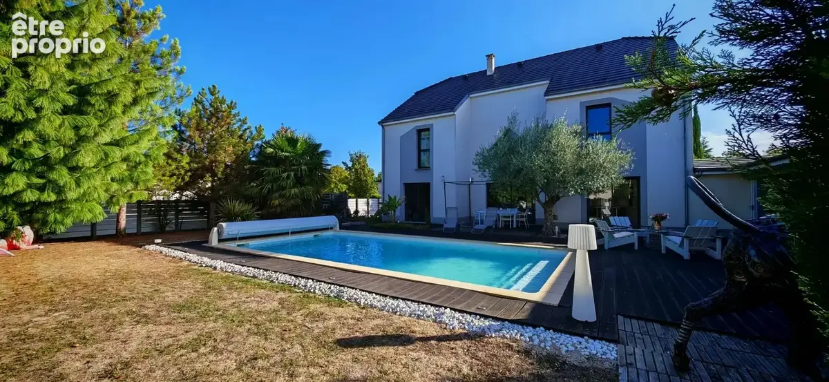 Photo Maison à Saint-Julien-Les-Villas au prix de 599 000€