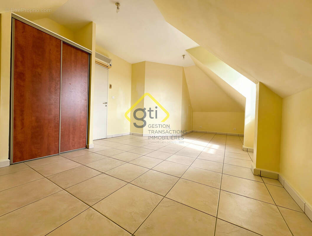 A vendre appartement F2 à Saint-André, terrasse, parking, idéal investisseur - photo 3