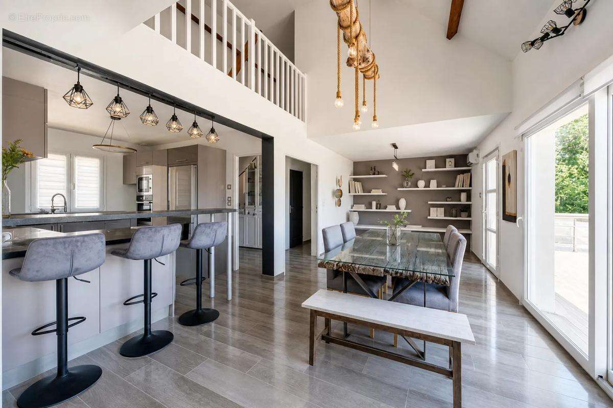 Maison à LINAS