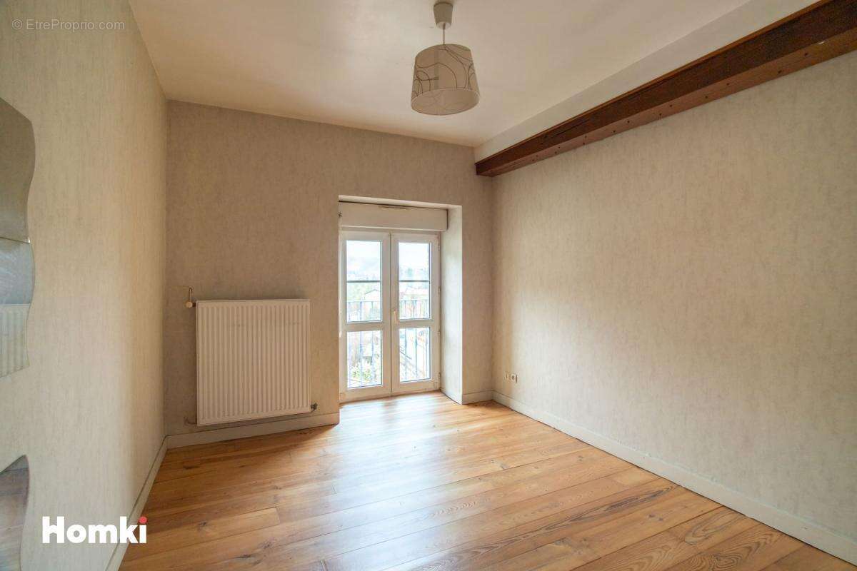 Appartement à LA SEAUVE-SUR-SEMENE