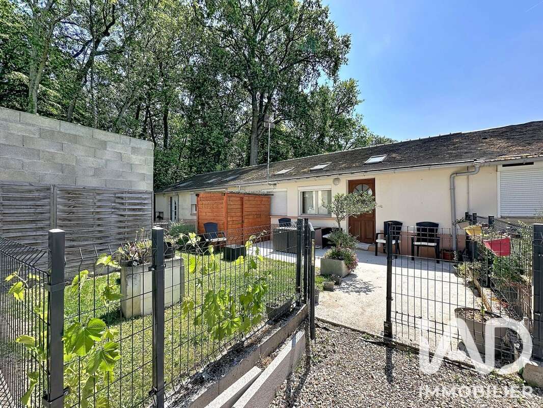 Appartement 25 m² à Vert-Saint-Denis  - photo 9