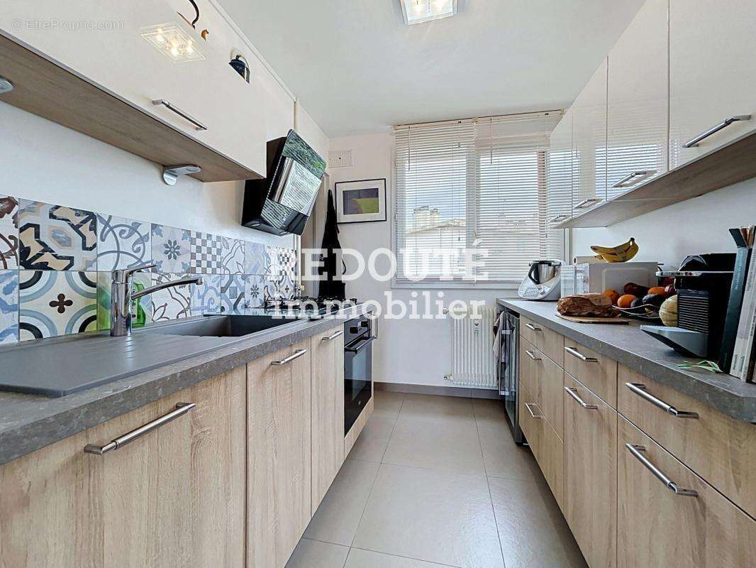 A vendre - appartement type 4 avec balcon - photo 2