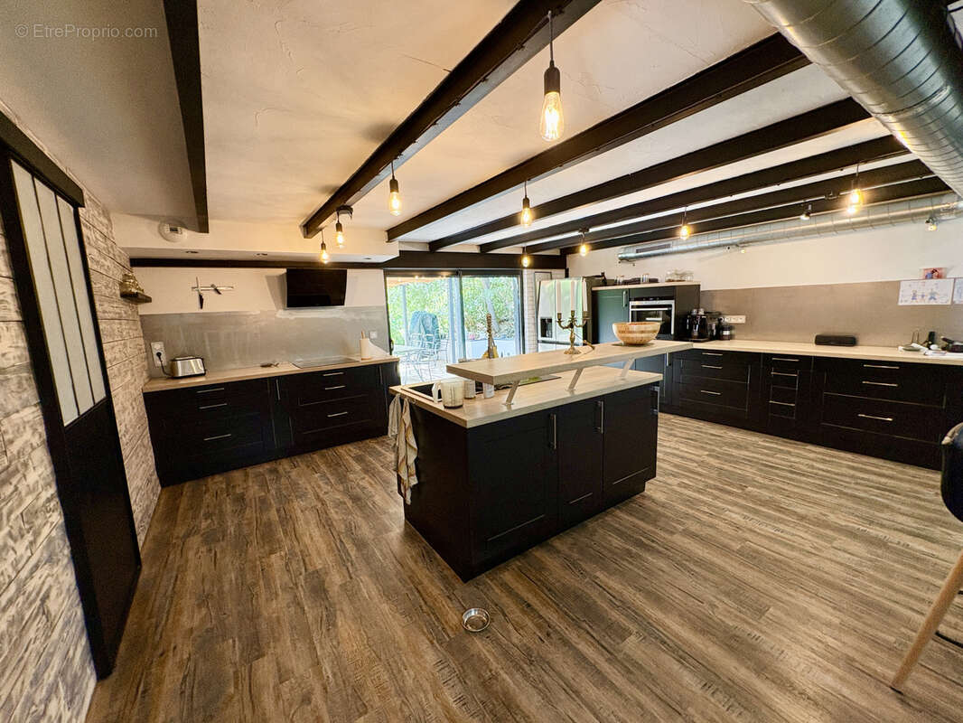 Villa contemporaine de 156 m2   3 suites   Terrain clos de 867 m2 - photo 4
