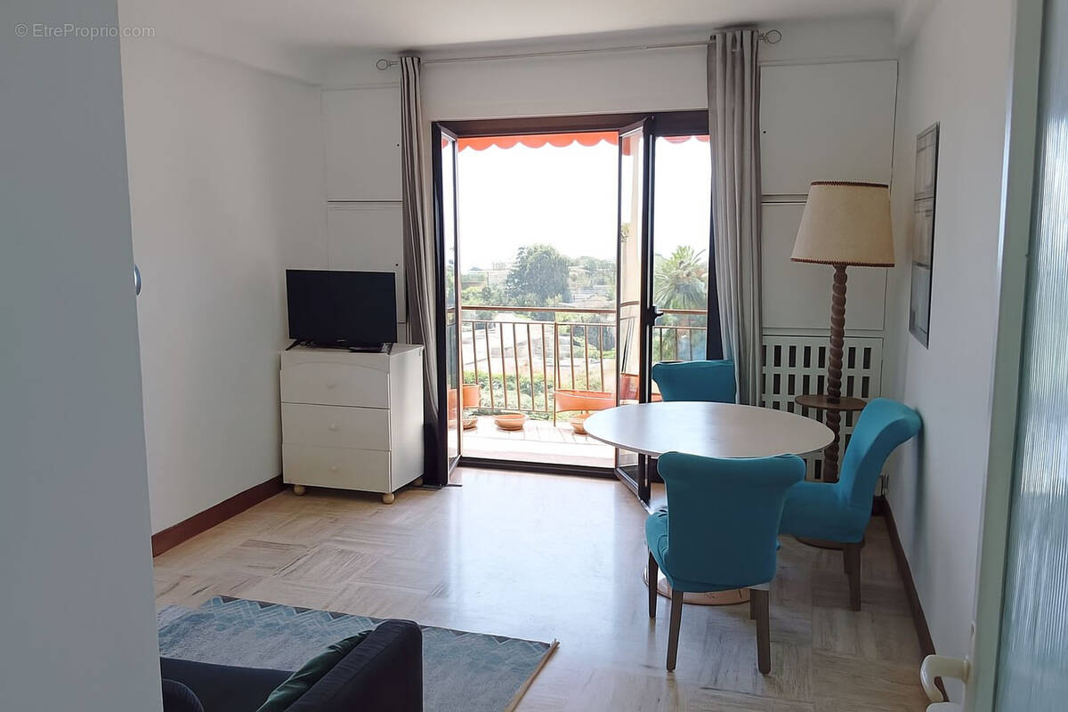 Appartement à ROQUEBRUNE-CAP-MARTIN