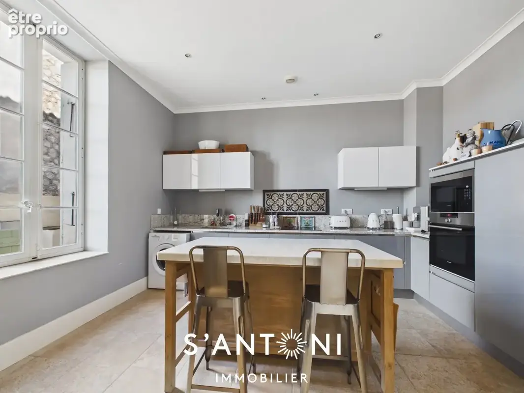 Abeilhan  maison de maître en pierres  plus de 200 m²  piscine  garage de 160 m² - photo 7