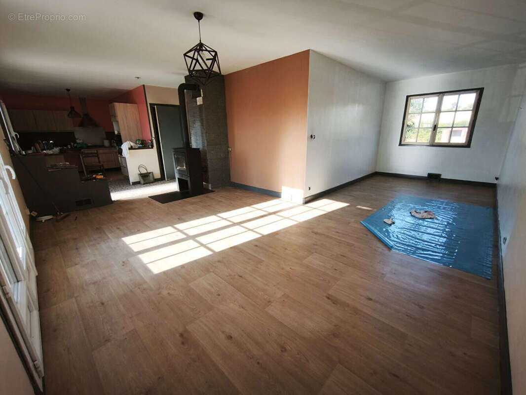 A vendre a saint-eloi pavillon des 's 70 sur sous sol 3 p terrain de  1494 m2 - photo 4