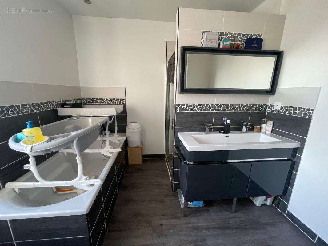 Maison à TONNAY-CHARENTE