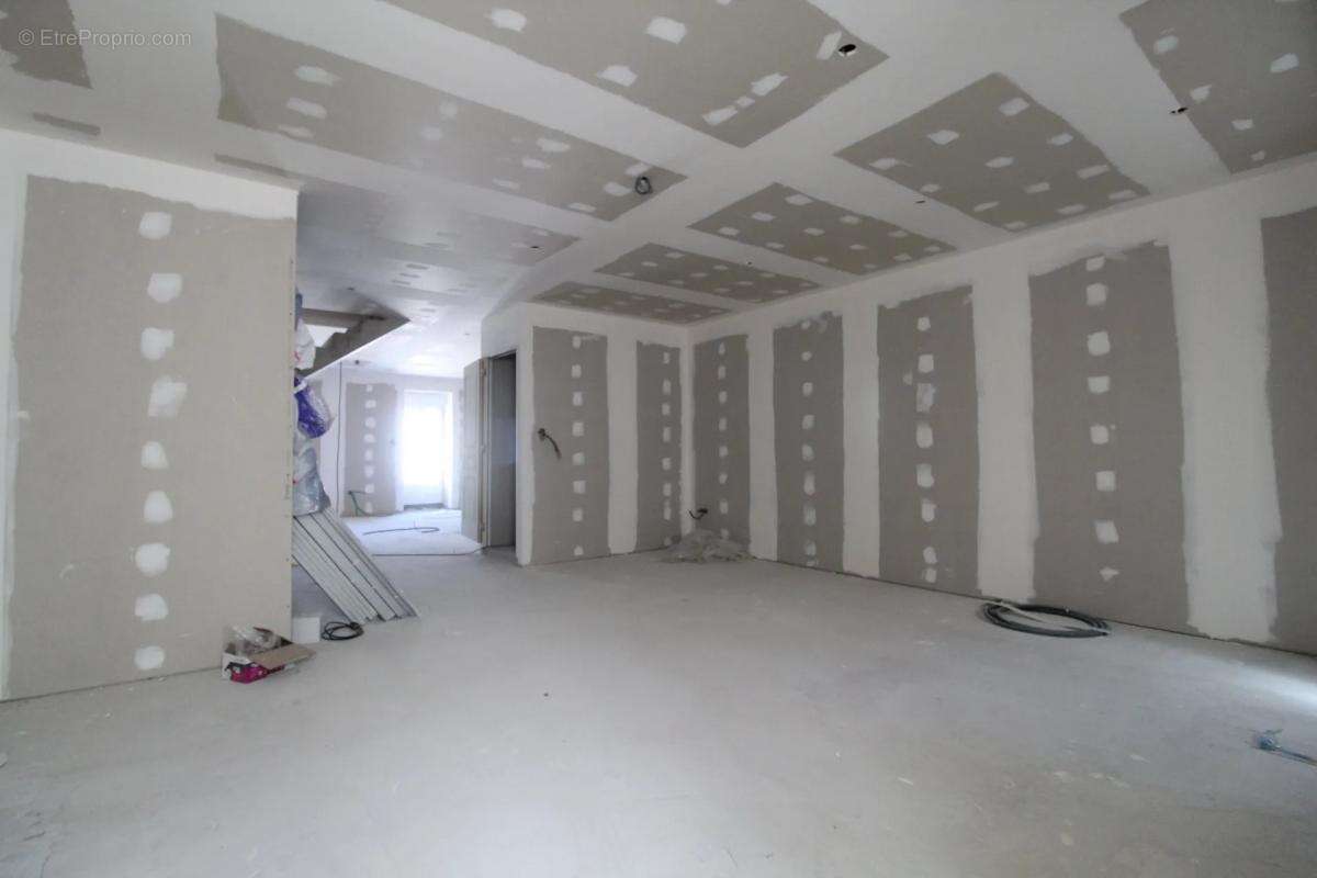 Maison à SAINT-SERNIN-SUR-RANCE