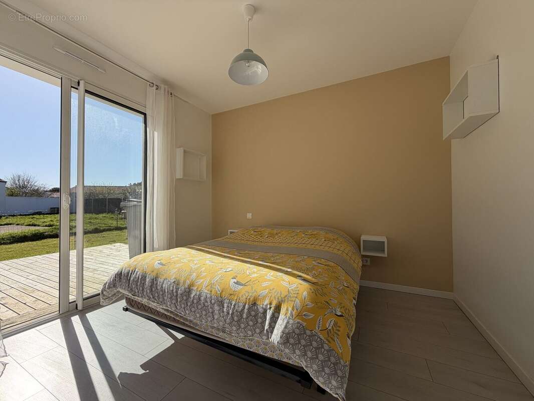 Chambre 1 - Maison à CHALLANS