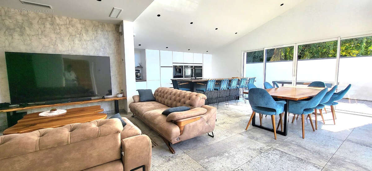 Maison à SALAISE-SUR-SANNE