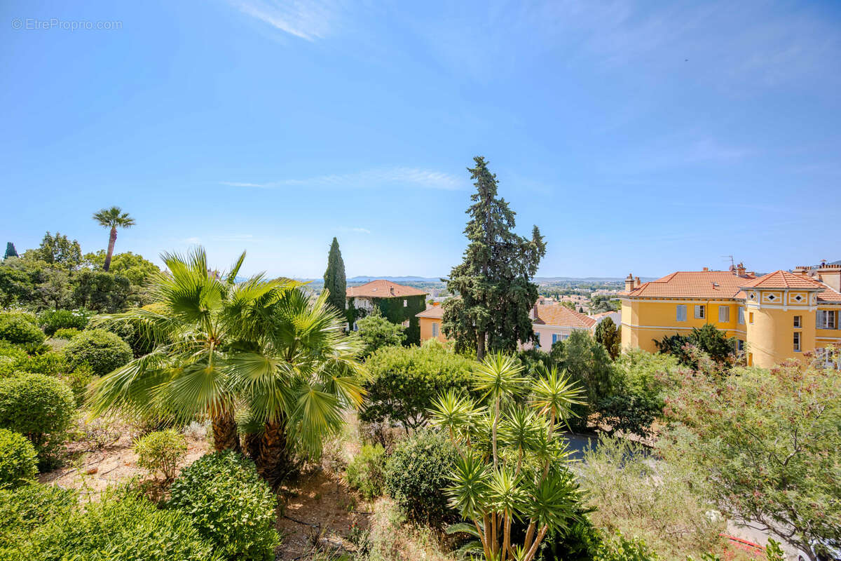 Appartement à HYERES