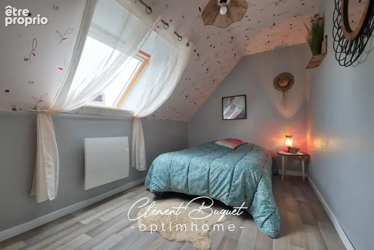  LE FAVRIL – Le confort d’une maison récente, le charme d’un grand jardin !  - photo 9