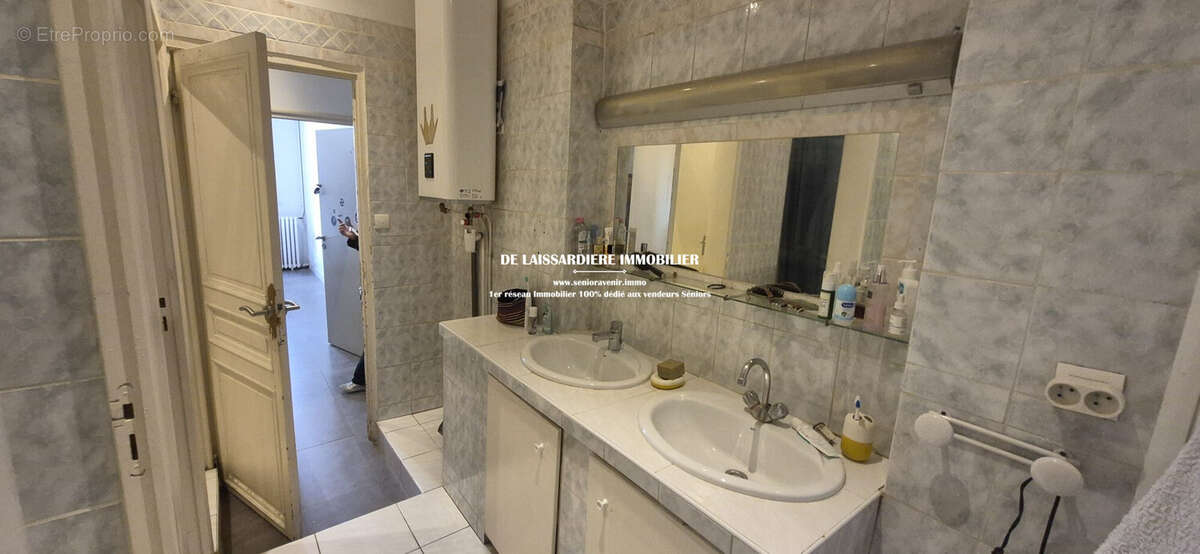 Appartement à MARSEILLE-1E