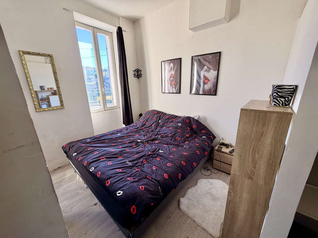 Appartement à MARSEILLE-4E