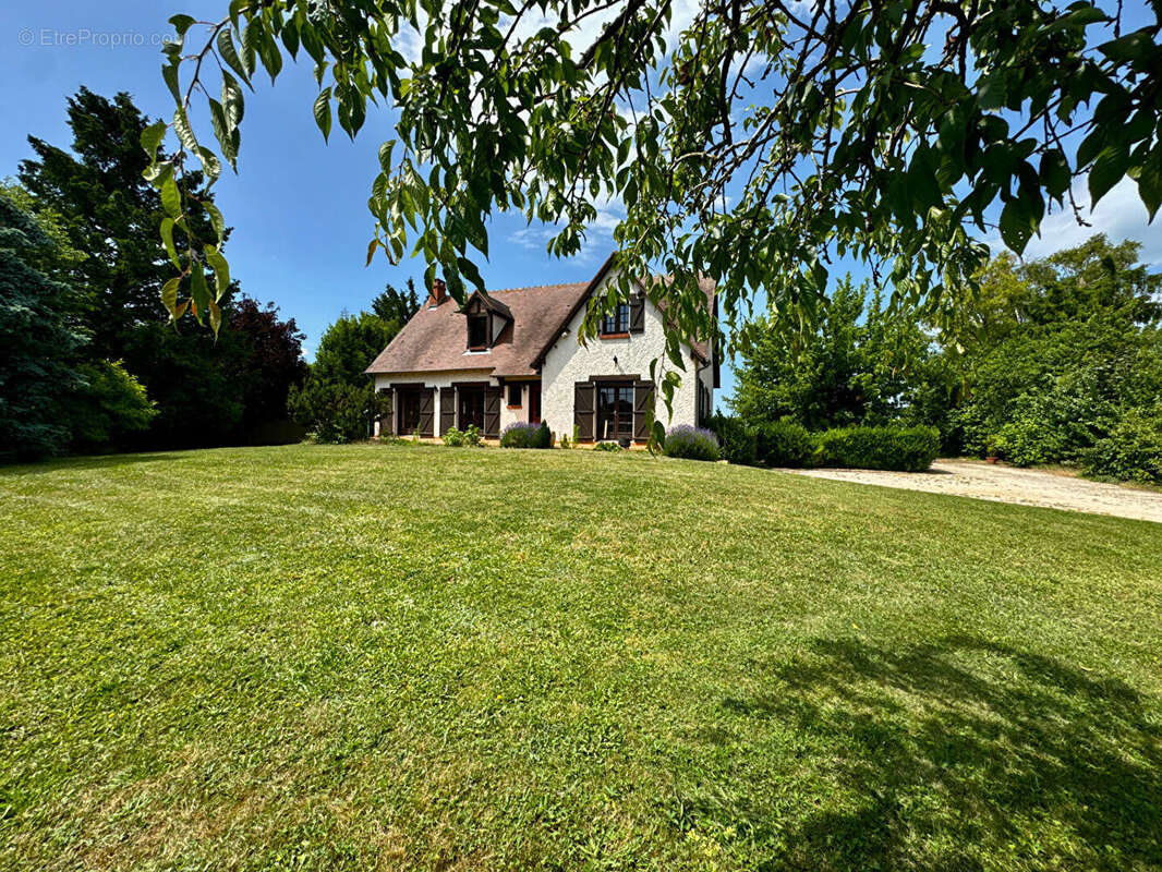 Maison à CROTTES-EN-PITHIVERAIS