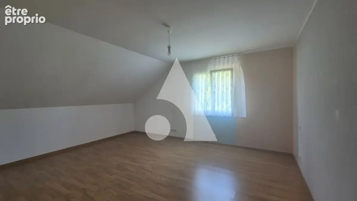 Maison Neufchâteau  5 chambres année 2010 - photo 12