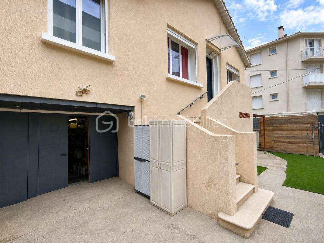 À vendre – maison familiale évolutive 130,50 m² – 4 chambres – 2 logements (t3 + t3) – jardin – terrasses – garage – toulon oues - photo 13
