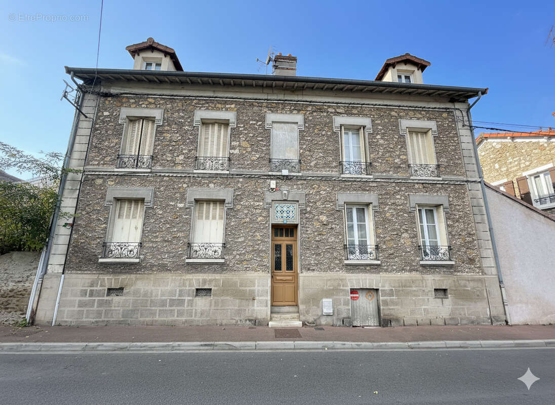 Appartement à CORBEIL-ESSONNES