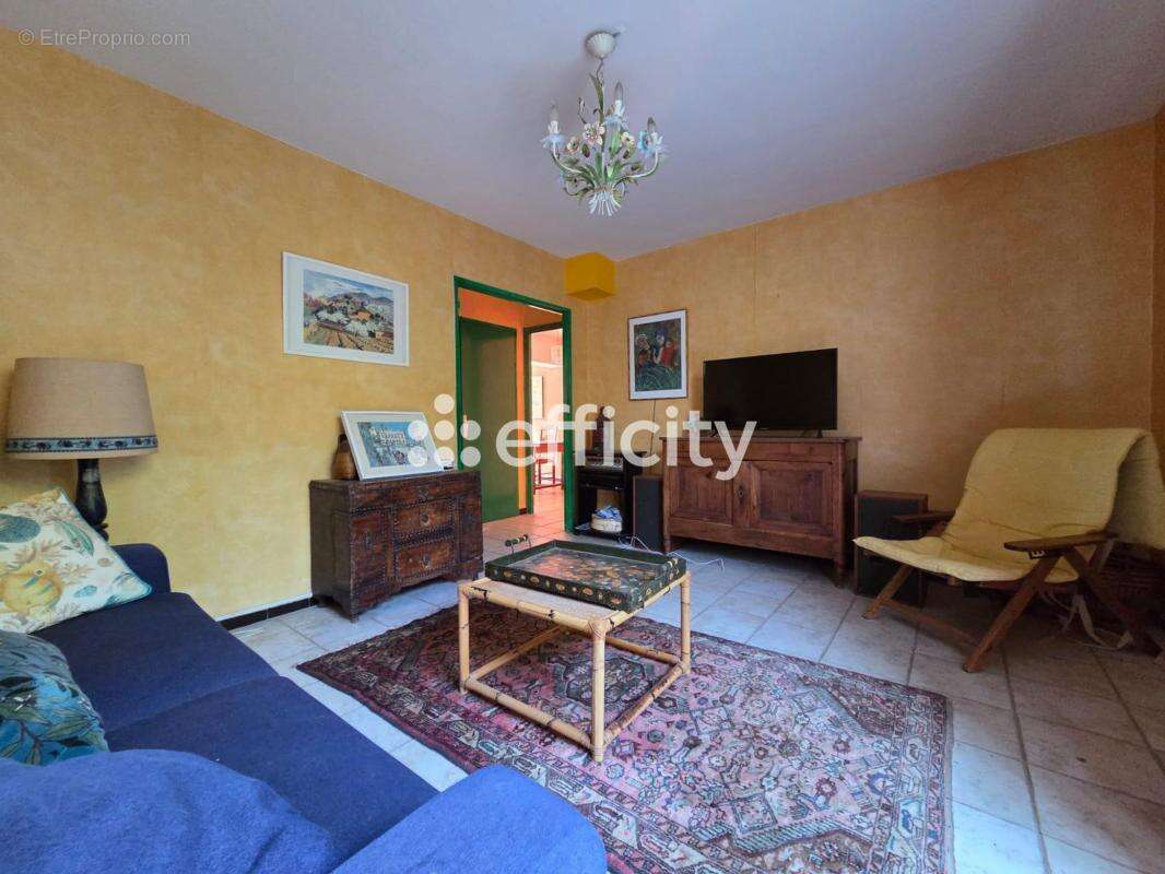 Appartement à SAINT-CYR-SUR-MER
