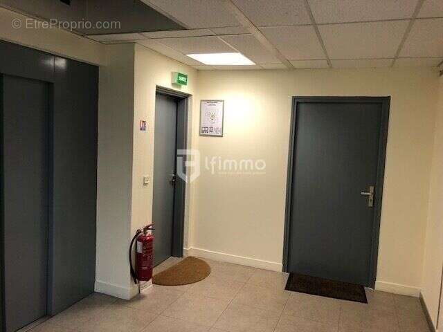 Commerce à NEUILLY-SUR-MARNE