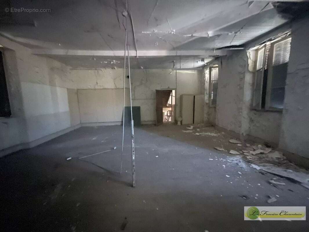 Appartement à Aigre  - photo 9