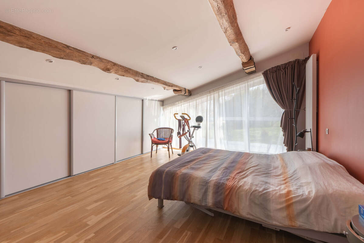 Maison à FARGUES-SAINT-HILAIRE