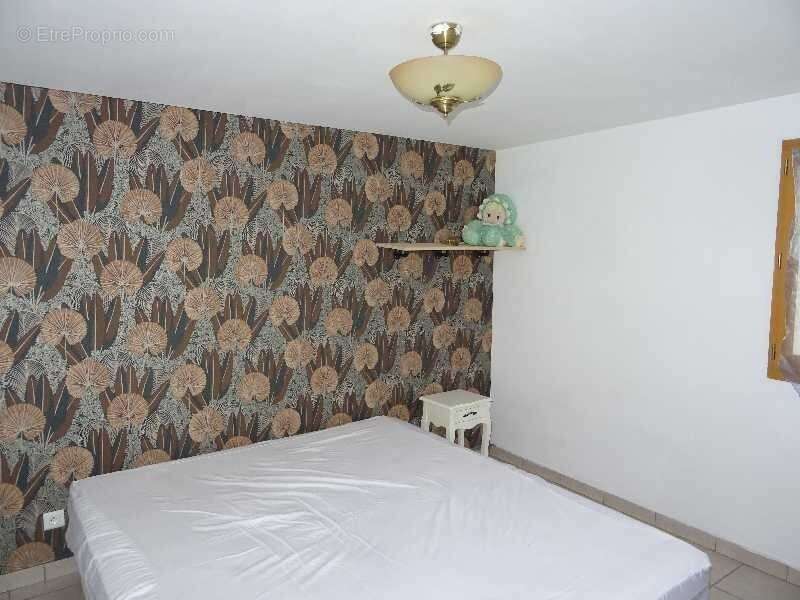 Maison à NEUVIC-ENTIER