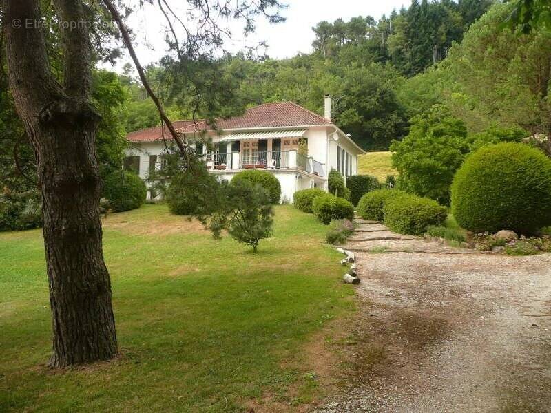 Maison à BOUT-DU-PONT-DE-LARN