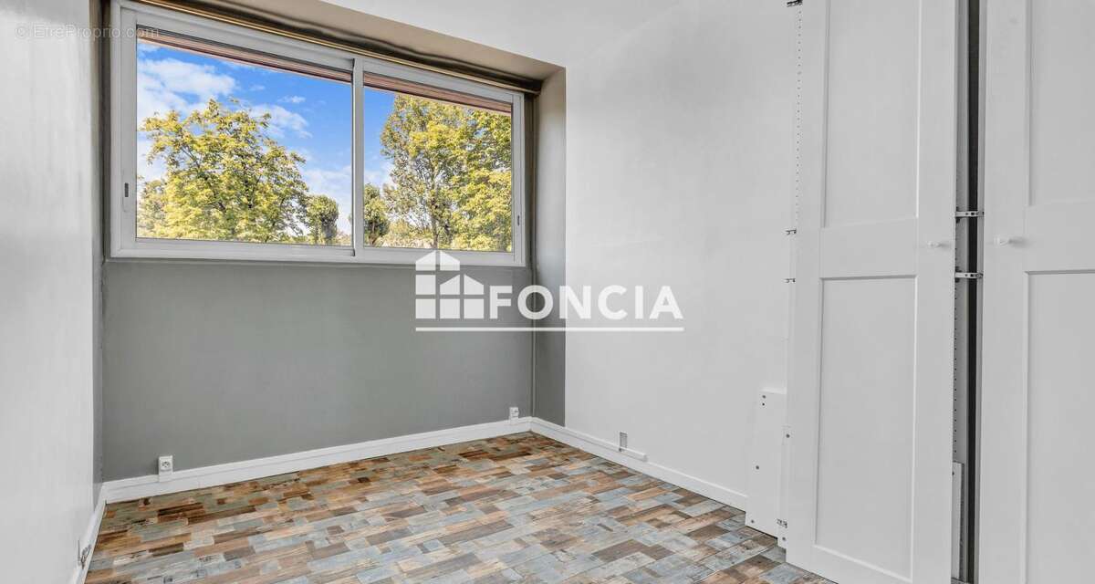 Appartement T5 de 67 m² avec balcon et vue dégagée, Box, Parking extérieur et Cave. Proximité toutes commodités - photo 9