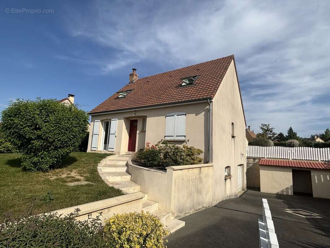 Maison à CONNERRE