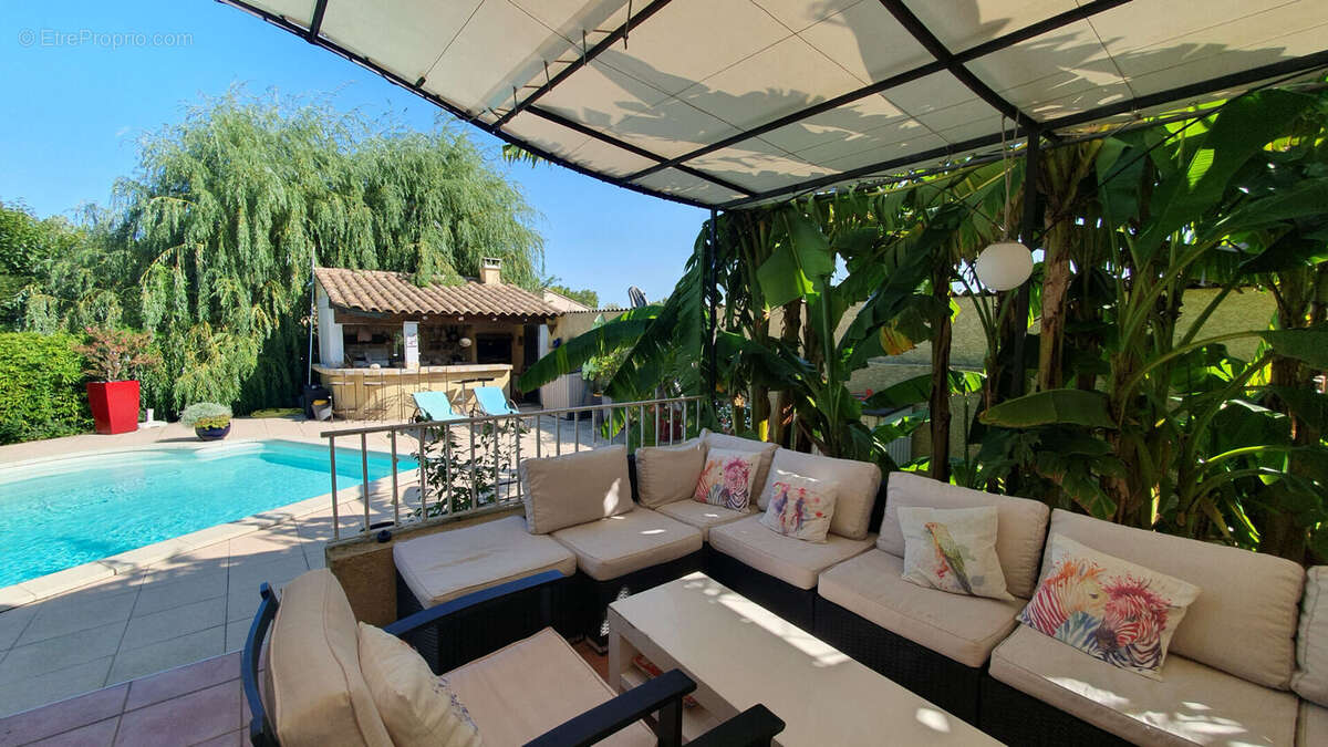 Clarensac  belle villa style bastide 12 km de nimes - photo 3