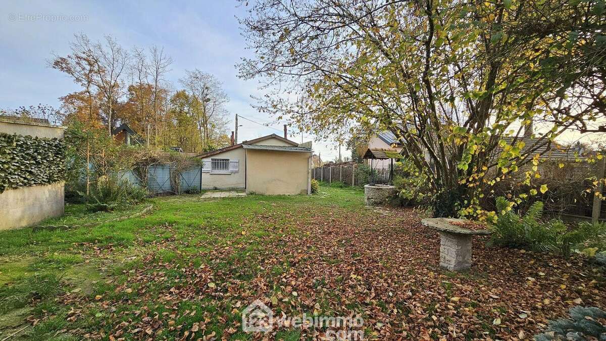 Un terrain plat. - Terrain à SOISY-SUR-ECOLE