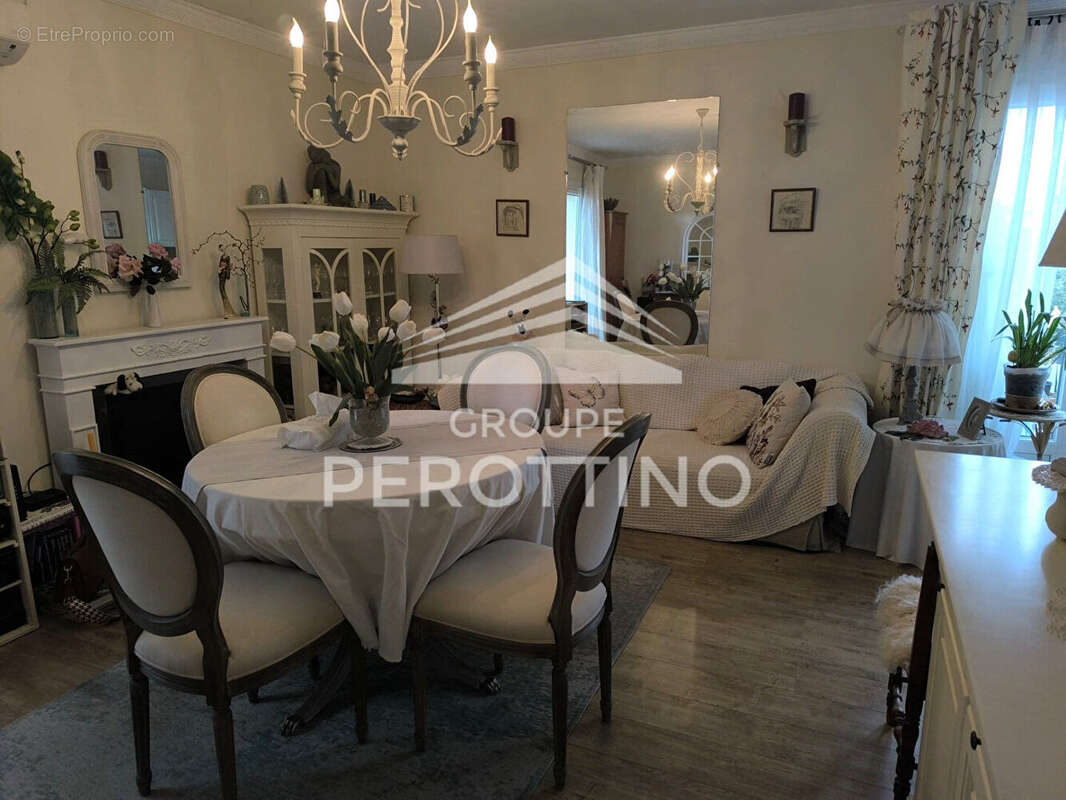 Appartement à SAINT-MAXIMIN-LA-SAINTE-BAUME